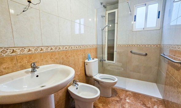 Revente - Apartment -
Torrevieja - Centro