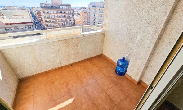 Revente - Apartment -
Torrevieja - Centro