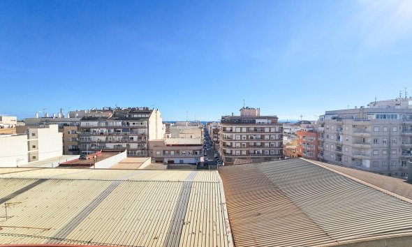 Revente - Apartment -
Torrevieja - Centro