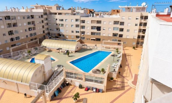 Revente - Apartment -
Torrevieja - Centro