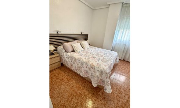 Revente - Apartment -
Torrevieja - Parque de las Naciones