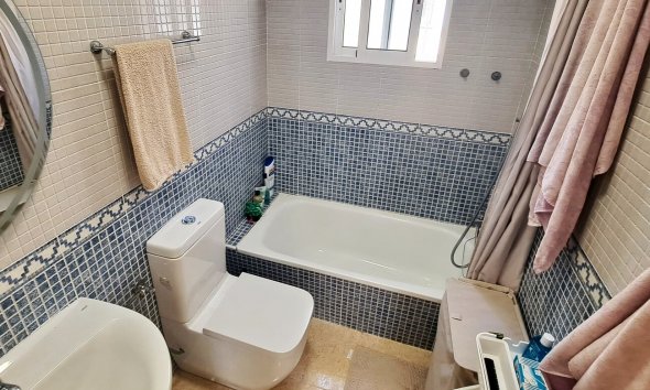 Revente - Town House -
Villamartin - Costa Blanca