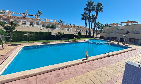 Revente - Town House -
Villamartin - Costa Blanca