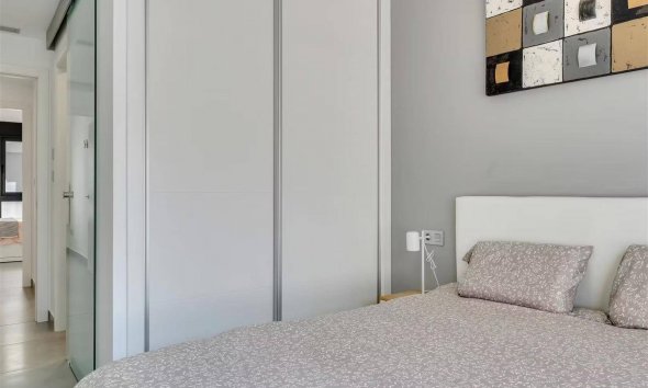 Resale - Bungalow -
Pilar de la Horadada - Zona Pueblo