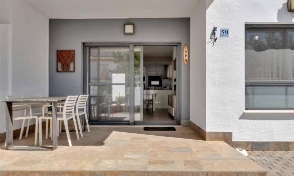 Resale - Bungalow -
Pilar de la Horadada - Zona Pueblo