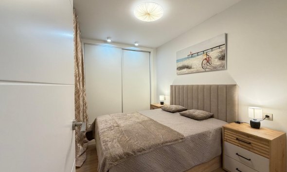Revente - Apartment -
Torrevieja - Centro