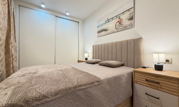 Revente - Apartment -
Torrevieja - Centro