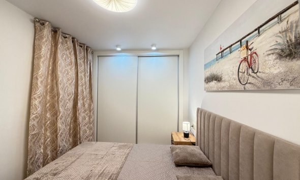 Revente - Apartment -
Torrevieja - Centro