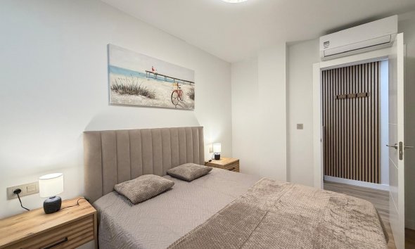 Revente - Apartment -
Torrevieja - Centro