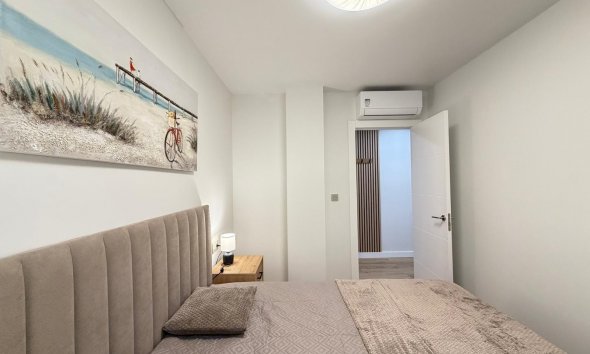 Revente - Apartment -
Torrevieja - Centro