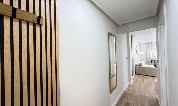 Revente - Apartment -
Torrevieja - Centro