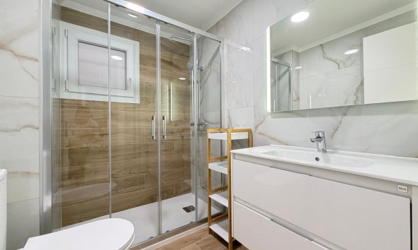 Revente - Apartment -
Torrevieja - Centro