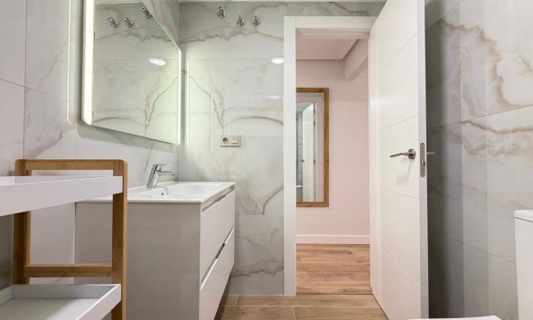 Revente - Apartment -
Torrevieja - Centro