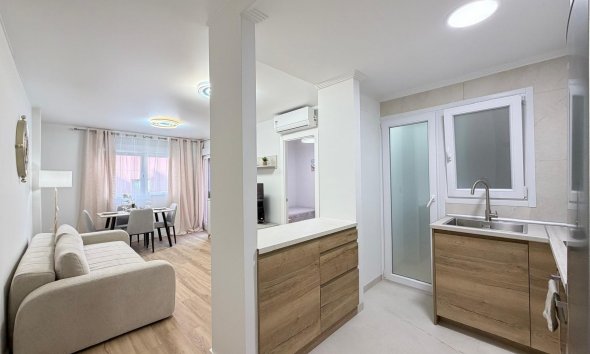 Revente - Apartment -
Torrevieja - Centro