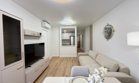 Revente - Apartment -
Torrevieja - Centro