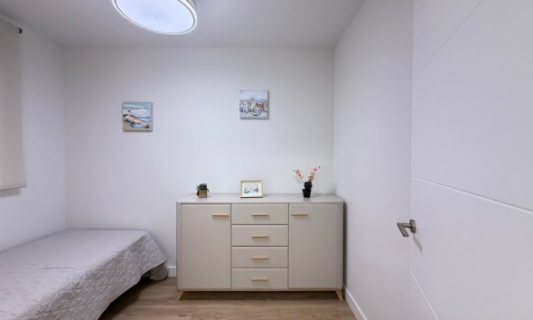 Revente - Apartment -
Torrevieja - Centro