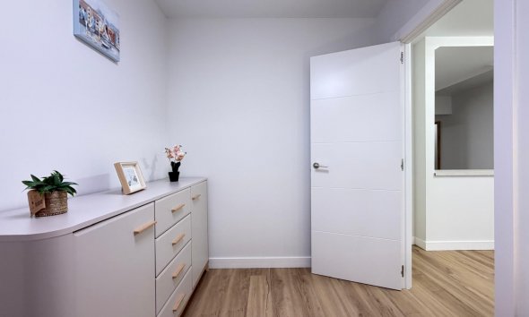 Revente - Apartment -
Torrevieja - Centro