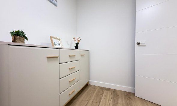 Revente - Apartment -
Torrevieja - Centro