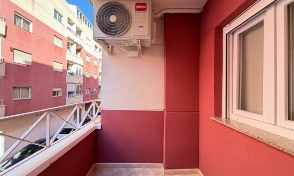 Revente - Apartment -
Torrevieja - Centro