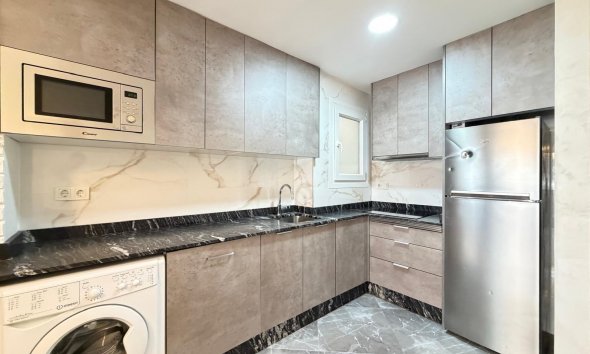 Revente - Apartment -
Torrevieja - Playa del Cura