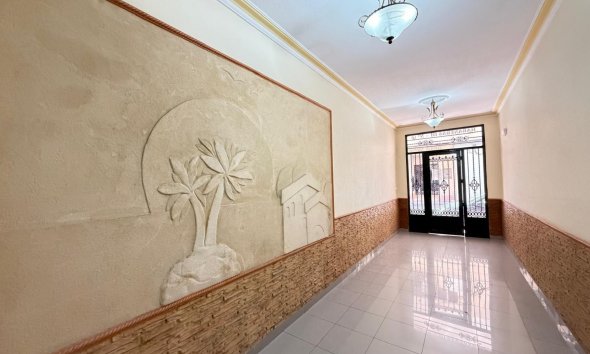 Revente - Apartment -
Torrevieja - Playa del Cura