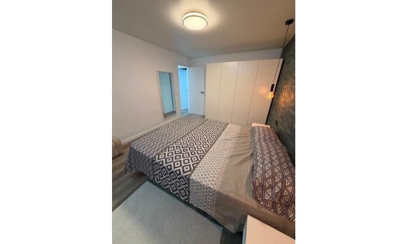 Revente - Apartment -
Torrevieja - Centro