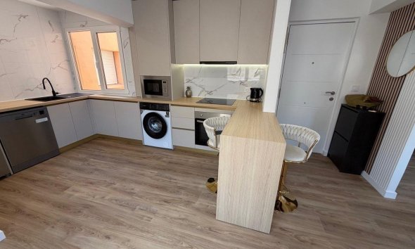 Revente - Apartment -
Torrevieja - Playa de los Locos