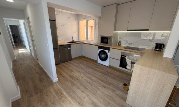 Revente - Apartment -
Torrevieja - Playa de los Locos