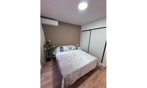 Revente - Apartment -
Torrevieja - Playa de los Locos