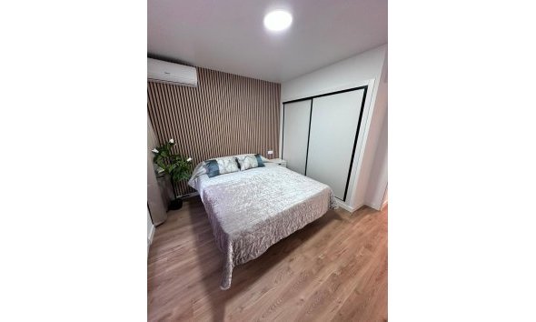 Revente - Apartment -
Torrevieja - Playa de los Locos