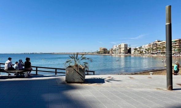 Revente - Apartment -
Torrevieja - Playa del Cura