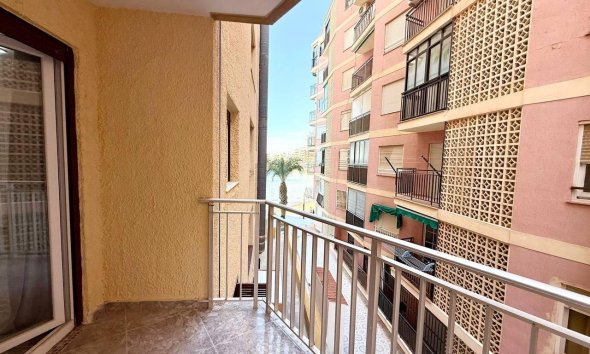 Revente - Apartment -
Torrevieja - Playa del Cura