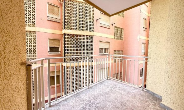 Revente - Apartment -
Torrevieja - Playa del Cura