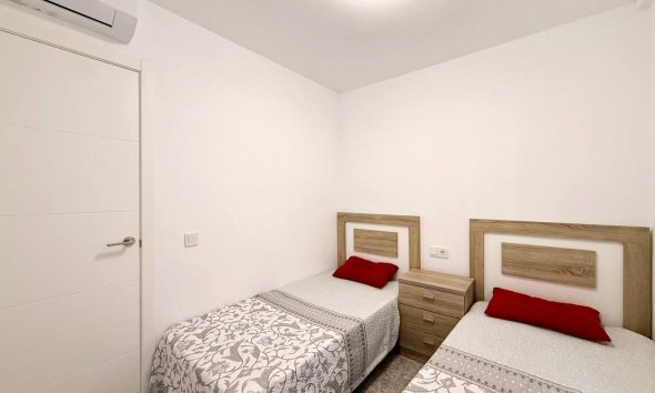 Revente - Apartment -
Torrevieja - Playa del Cura
