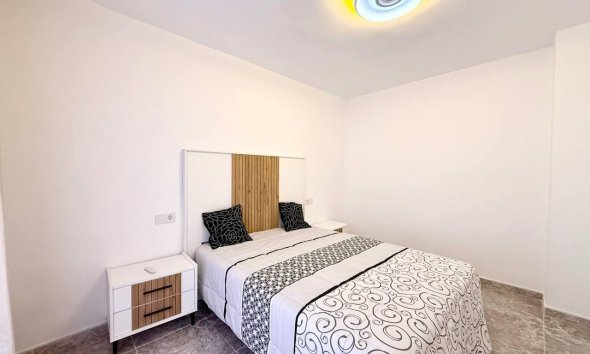 Revente - Apartment -
Torrevieja - Playa del Cura