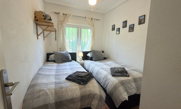 Revente - Semi Detached -
Villamartin - Costa Blanca