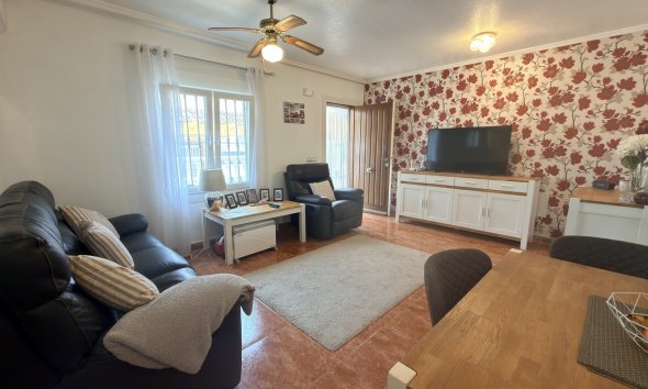 Revente - Semi Detached -
Villamartin - Costa Blanca