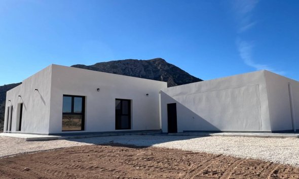 Obra nueva - Villa -
Hondón de las Nieves - La Canalosa