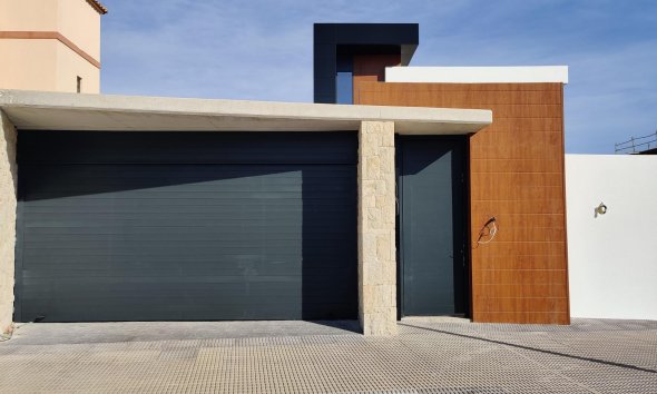 Obra nueva - Villa -
Orihuela Costa - La Zenia