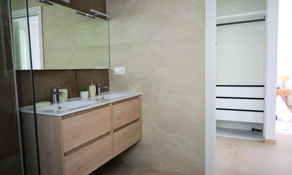 Nouvelle construction - Villa -
Dolores - polideportivo