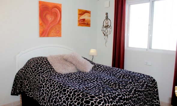 Resale - Villa -
Villamartin - Costa Blanca