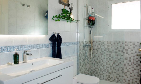 Resale - Villa -
Villamartin - Costa Blanca