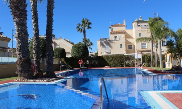 Resale - Villa -
Villamartin - Costa Blanca