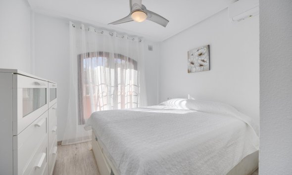 Reventa - Bungalow -
Torrevieja - Aguas Nuevas