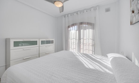 Reventa - Bungalow -
Torrevieja - Aguas Nuevas