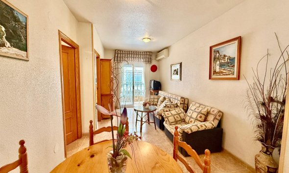 Resale - Apartment -
Torrevieja - Centro