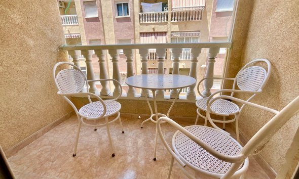 Resale - Apartment -
Torrevieja - Centro