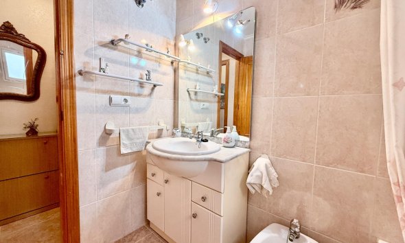 Resale - Apartment -
Torrevieja - Centro
