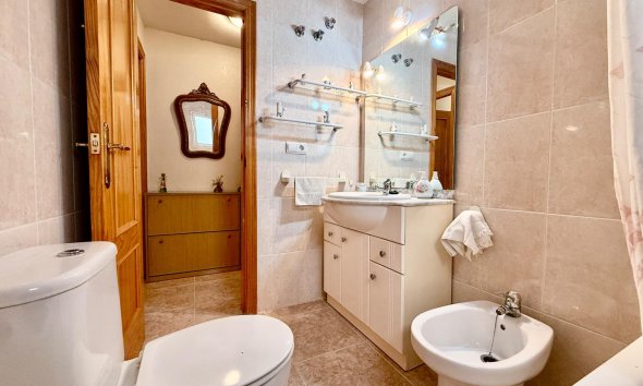 Resale - Apartment -
Torrevieja - Centro