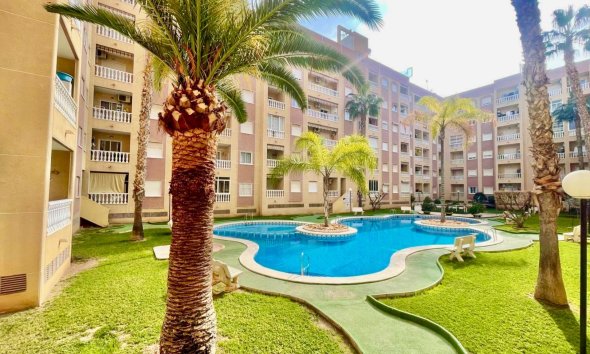 Resale - Apartment -
Torrevieja - Centro